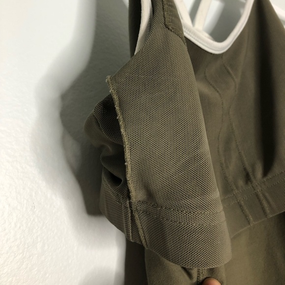 Green lulu top - Picture 5 of 10